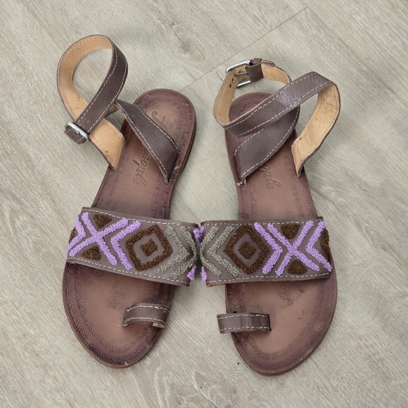 Free People Boho Torrence Flat Sandal Brown Leather Purple Embroidery Size 41 EU - Picture 4 of 13